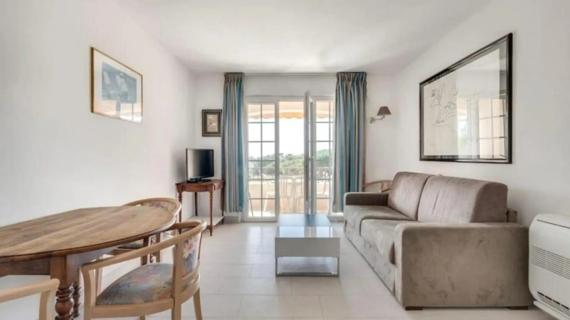 Apartment Of 44 M2 With Balcony In Saint-Raphael