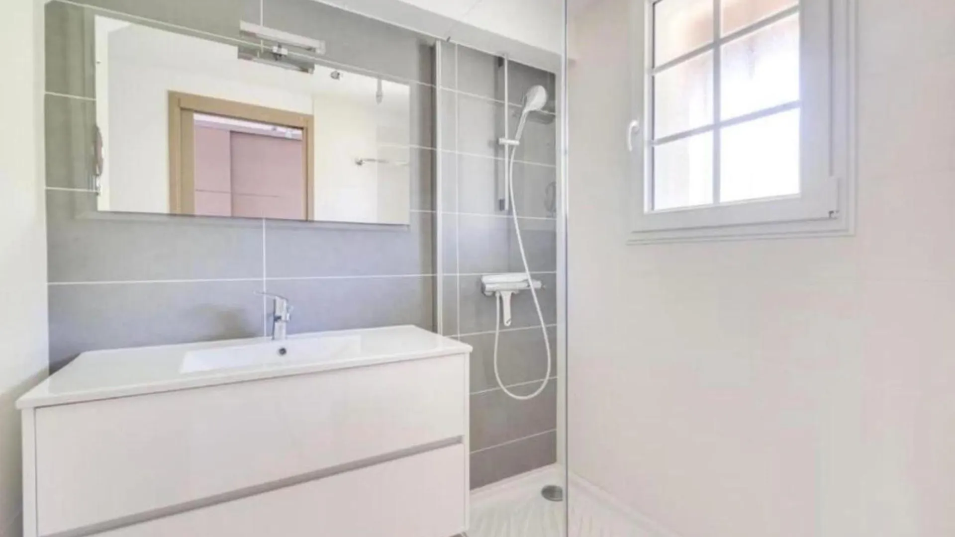 Apartment Of 44 M2 With Balcony In Saint-Raphael Frankrijk