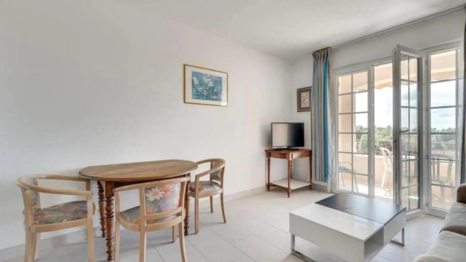 Apartment Of 44 M2 With Balcony In Saint-Raphael 0*, Saint-Raphaël Frankrijk
