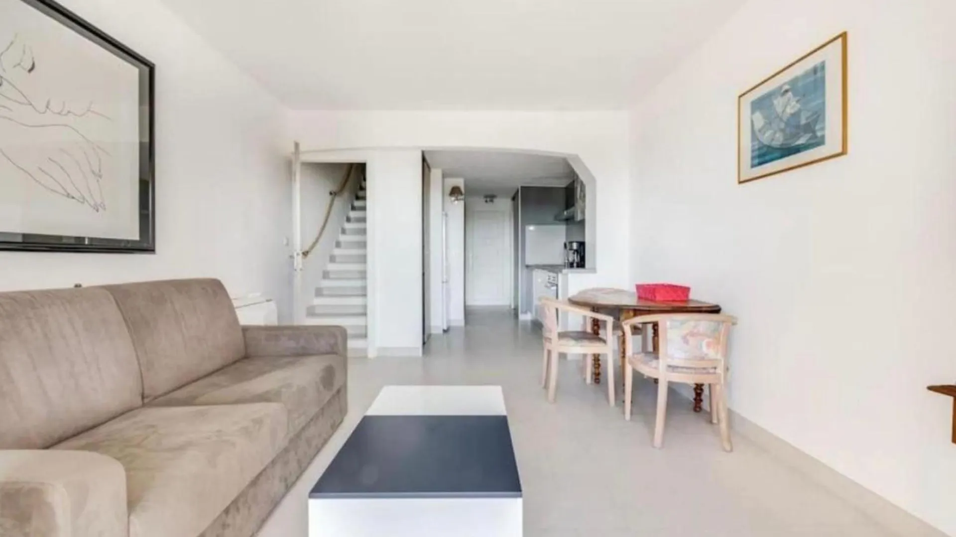 Apartment Of 44 M2 With Balcony In Saint-Raphael Frankrijk