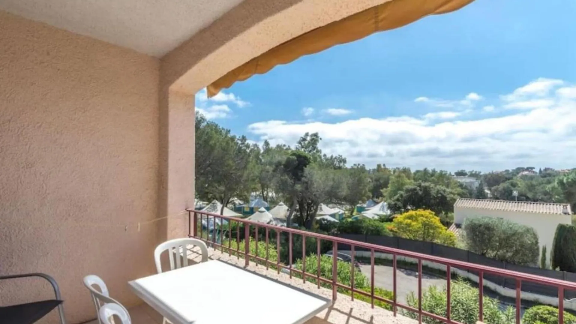 Apartment Of 44 M2 With Balcony In Saint-Raphael
